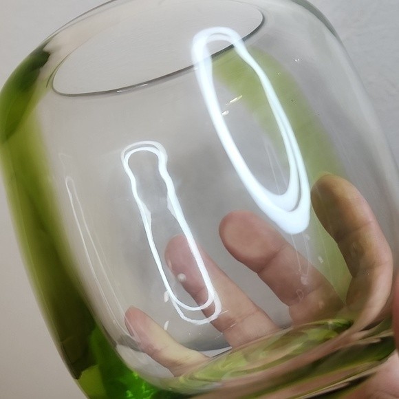 Clear vase hand blown heavy art glass with lime green clear stripe - Picture 6 of 10